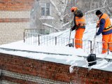 Наил Мәһдиев торак йортларның түбәләрен,подъездларның козырекларын кардан чистартырга кушты