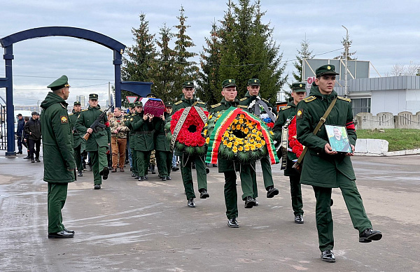 В Набережных Челнах простились с двумя погибшими бойцами
