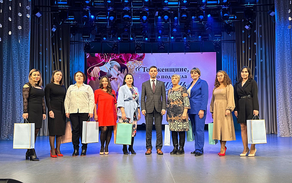 День матери отмечают в Комсомольском районе