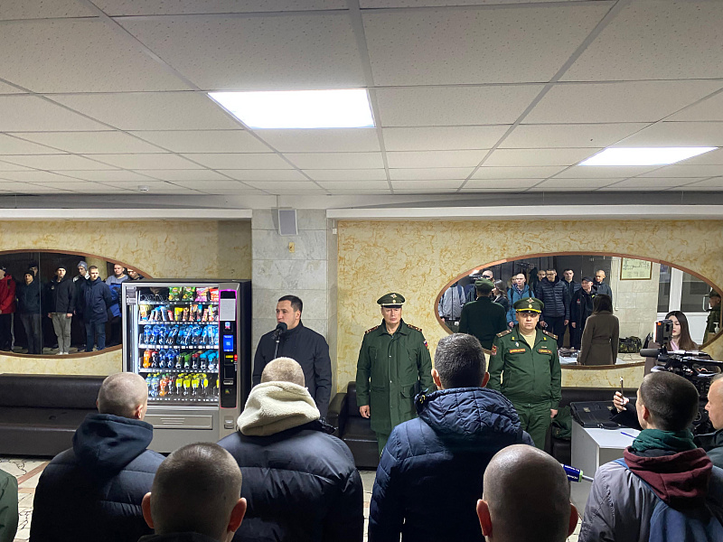 В Набережных Челнах состоялась первая осенняя отправка в армию