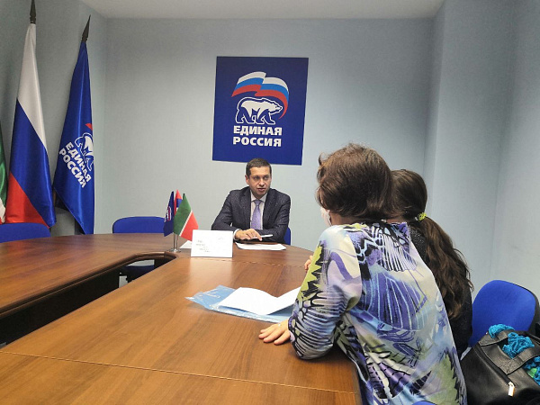 Шәһәр Советы депутатлары гражданнар кабул итүне дәвам итә