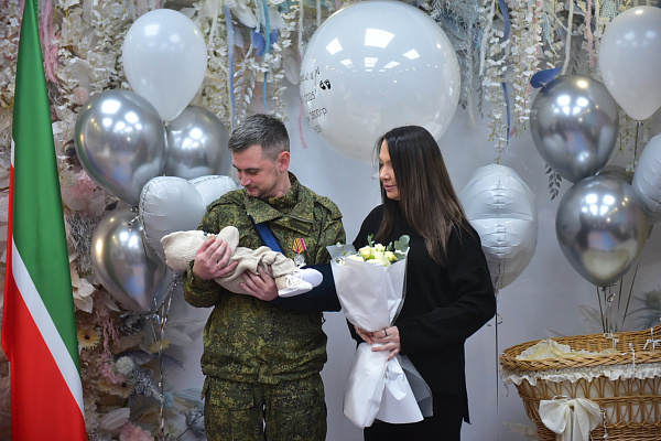 Наиль Магдеев принял участие в торжественной выписке сына военнослужащего СВО