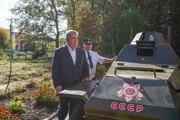 Наиль Магдеев оценил военный музей, созданный челнинцами