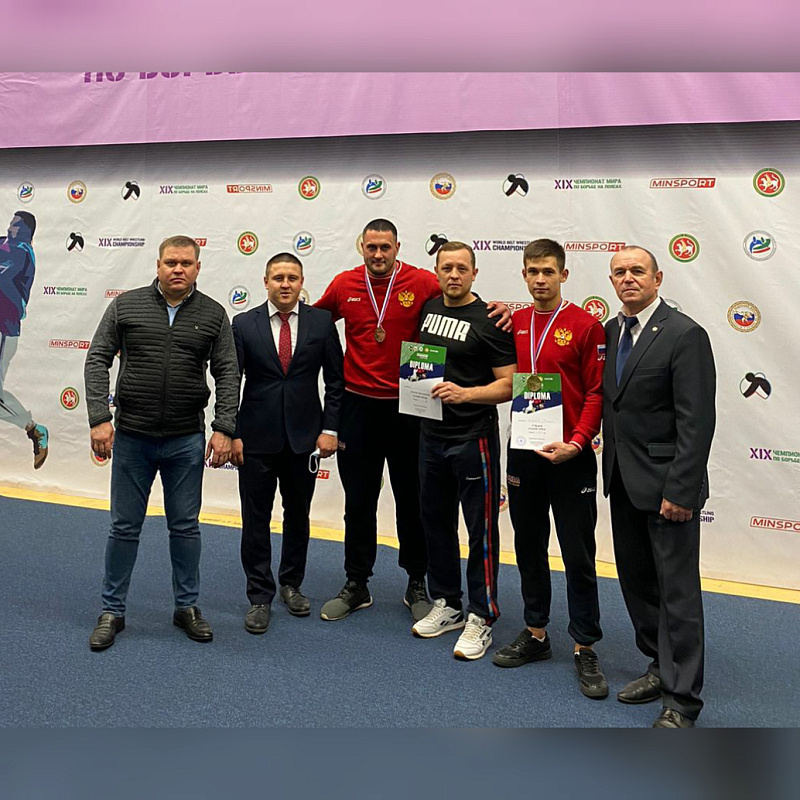 Чаллы көрәшчеләре дөнья чемпионатында ике медаль яулады