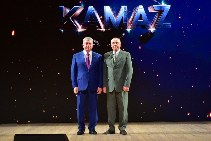 Наиль Магдеев поздравил работников КАМАЗа с Днем машиностроителя