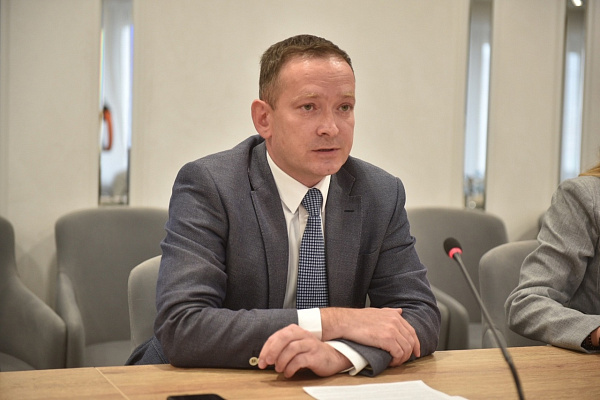 Чаллыда матбугат конференциясе узды