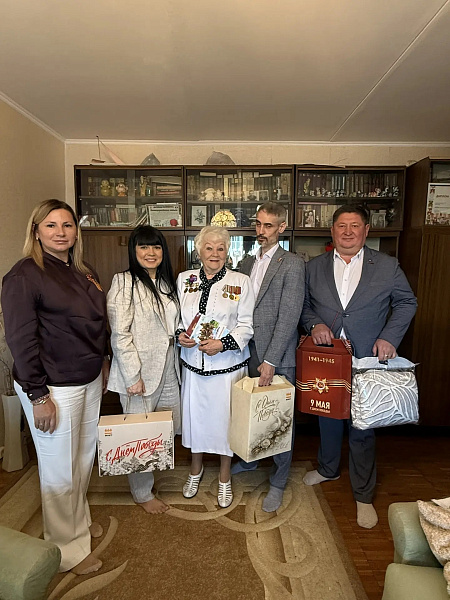 Челнинскому ветерану блокадного Ленинграда вручили поздравление к 9 Мая