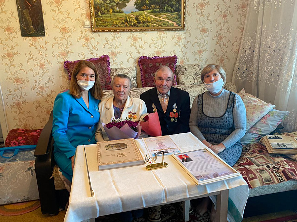 С 65-летием совместной жизни поздравили челнинскую семью