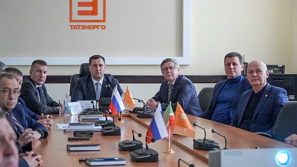Фарид Салахов встретился с коллективом НЧТС