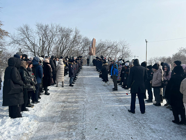 Челнинцы почтили память погибших минутой молчания