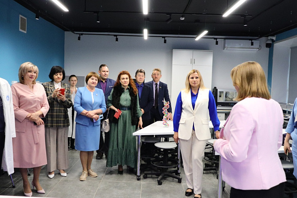 Шәһәр Советы депутатлары педагогик кадрлар әзерләү буенча фикер алышты