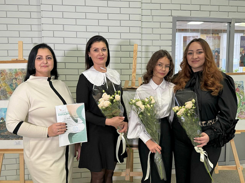 Челнинка открыла третью по счету выставку творческих композиций