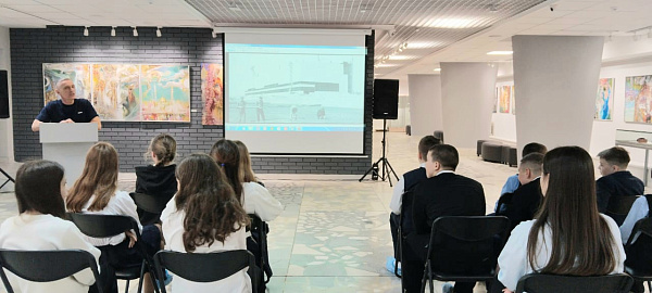 Мәктәп укучылары картиналар галереясендә булды