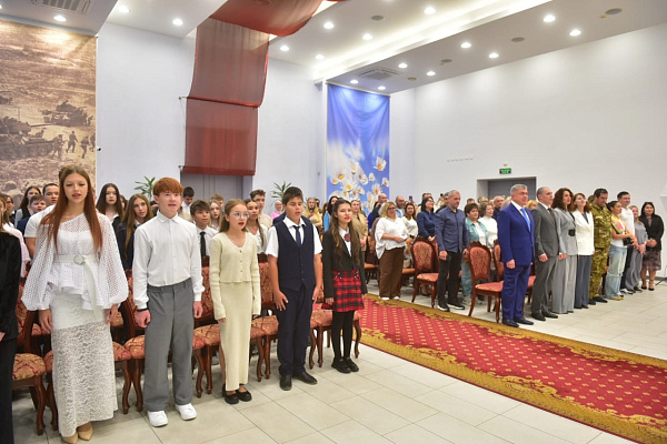 Яшь чаллылыларга паспортлар тапшырылды
