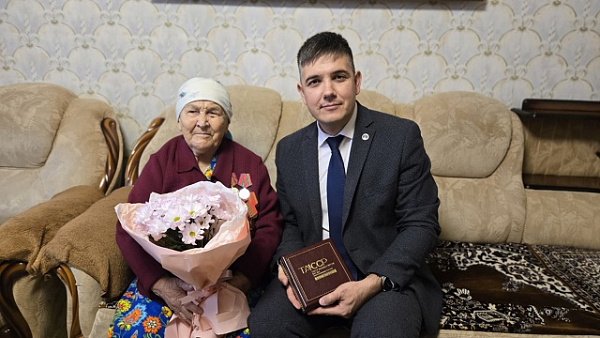 В Набережных Челнах ветеранам, труженикам тыла вручили медали