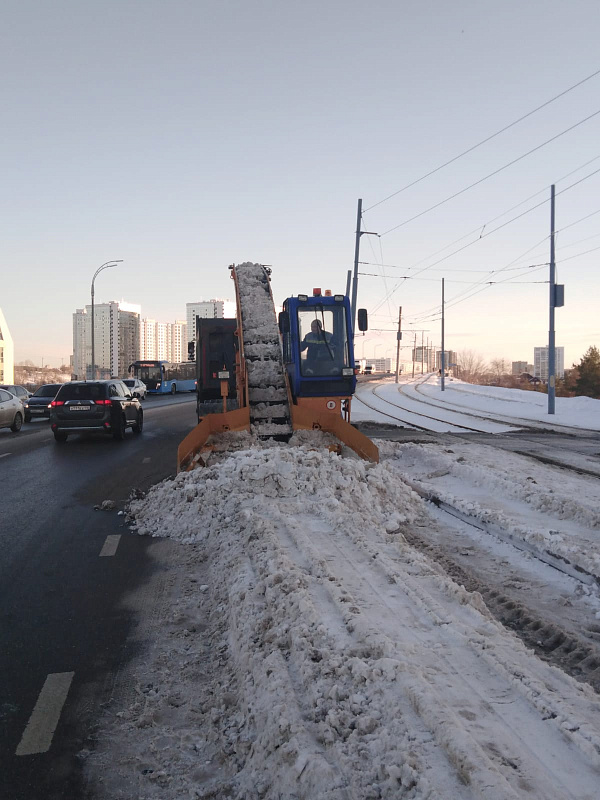 Спецтехника по уборке снега в Челнах работает круглосуточно