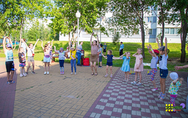 В Челнах продолжают работу досуговые и спортивные площадки