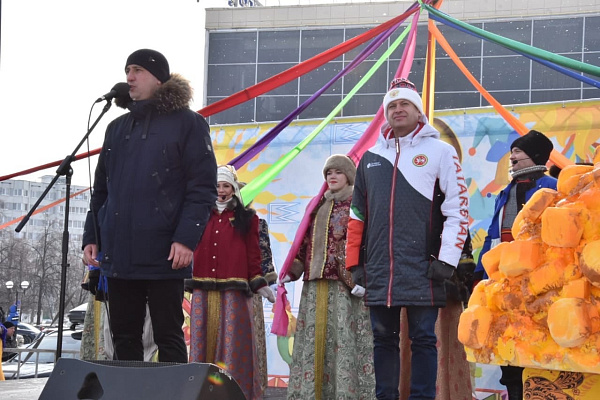 Яр Чаллы халкы Май чабу (Масленица)бәйрәмен күңелле итеп билгеләп үтте
