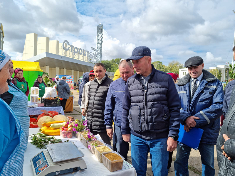 В Набережных Челнах стартовали ярмарки в трех районах города