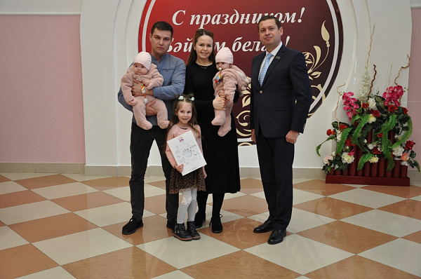 Яр Чаллыда 14 гаилә ана капиталы сертификатына ия булды