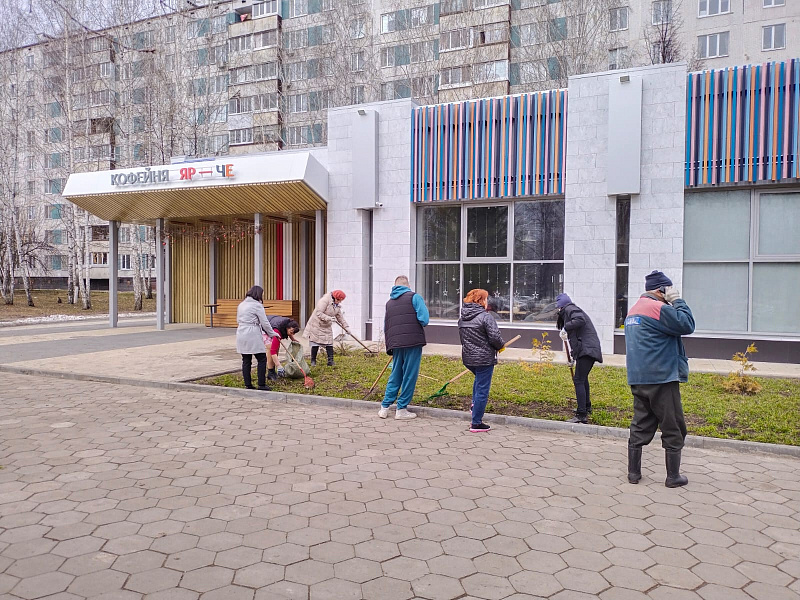 Челнинцы принимают участие в очистке городских территорий от мусора