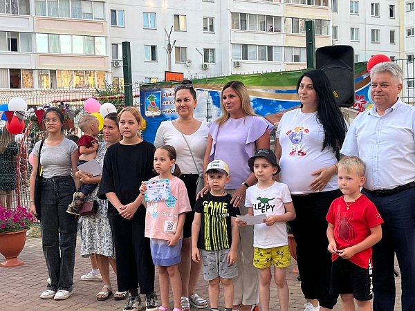 В Автозаводском районе завершилась акция "Помоги собраться в школу"