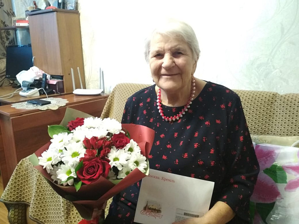 Ветерана Великой Отечественной войны поздравили с 90-летием и предстоящим Днем матери