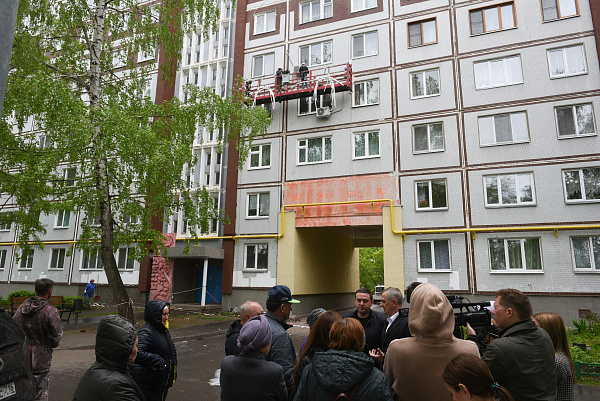 Яр Чаллы йортларында түбә һәм фасадларны ремонтлау эшләре бара