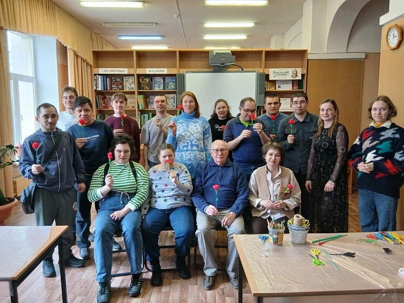 Для подопечных центра «Доверие» организовали встречу с искусством