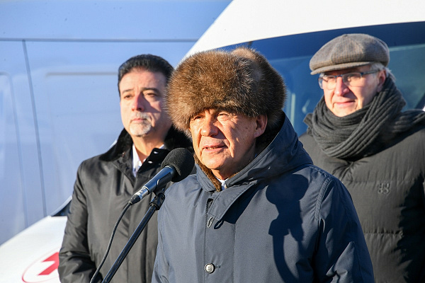 Три новых автомобиля скорой помощи переданы Челнам