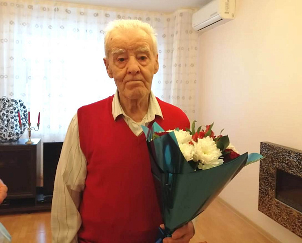 Челнинского ветерана Великой Отечественной войны поздравили с 95-летием