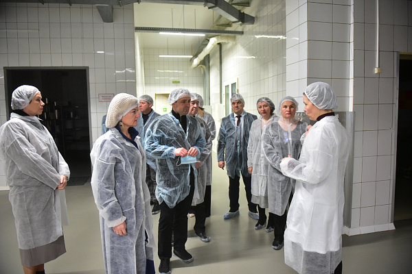 Чаллы депутатлары балаларны мәктәпләрдә ничек ашатуларын тикшерде