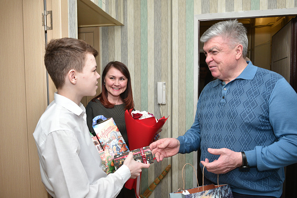 Наил Мәһдиев: “Кыш бабай урынбасары вазыйфасын үз өстемә алдым”