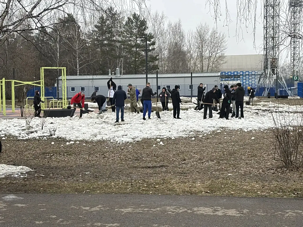 Субботники оживляют город: челнинцы активно участвуют в благоустройстве