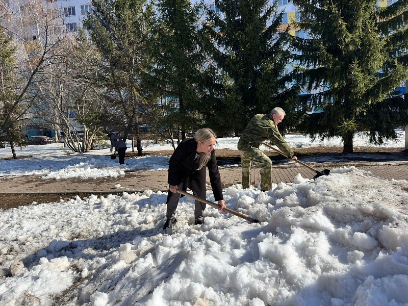 Үзәк районында иҗтимагый киңлекләрдә язгы төзекләндерү эшләре үткәрелде