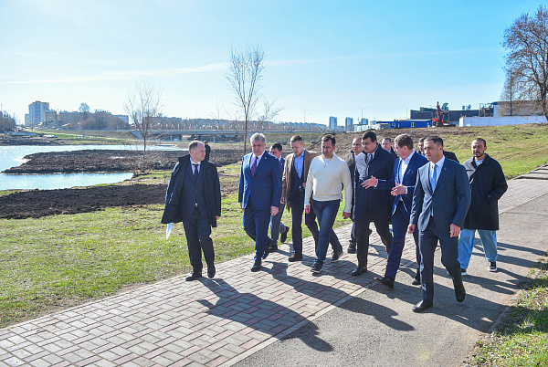 В Набережных Челнах продолжается расчистка русла реки Мелекеска