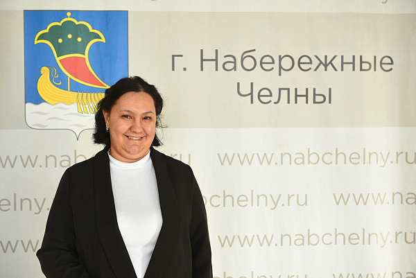 Яр Чаллыда кадрлар билгеләнеше: опека һәм попечительлек бүлеген Ринара Имамова җитәкли