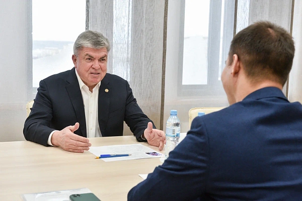 Наил Мәһдиев Татарстан яшьләр эшләре буенча министры белән очрашты
