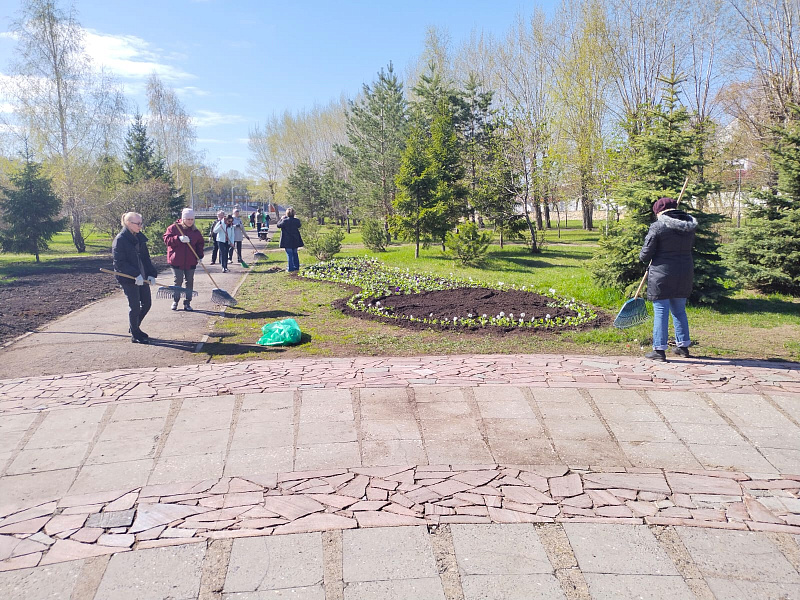Өмә барышында чаллылылар 100гә якын агач утырттылар