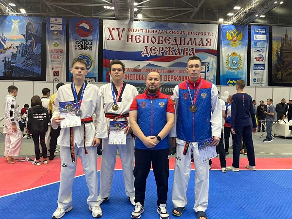 Челнинских тхэквондисты вернулись домой с медалями