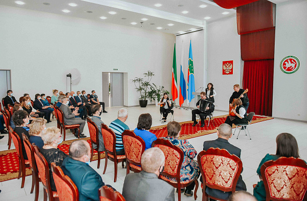 Торак-коммуналь комплексында эшләүче чаллылыларга дәүләт һәм шәһәр бүләкләре тапшырылды