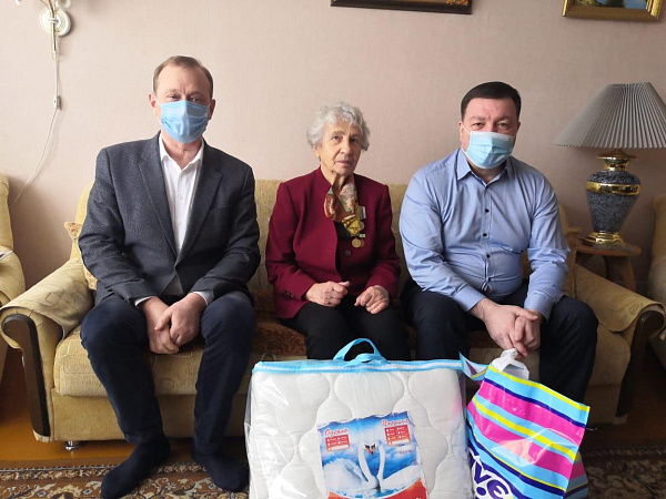 Челнинских ветеранов поздравили с 77-ой годовщиной со дня снятия блокады Ленинграда