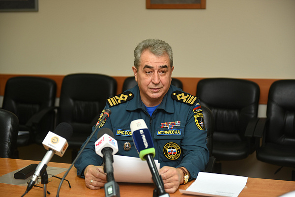 Челнинцев предупреждают об опасности выхода на неокрепший лед