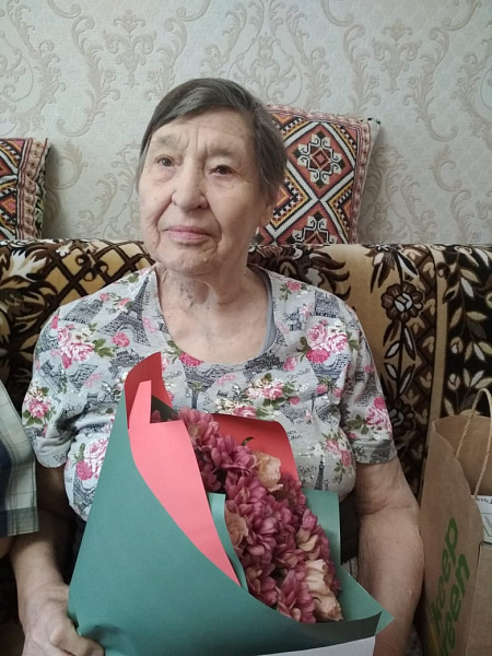Ветерана поздравили с 90-летним юбилеем