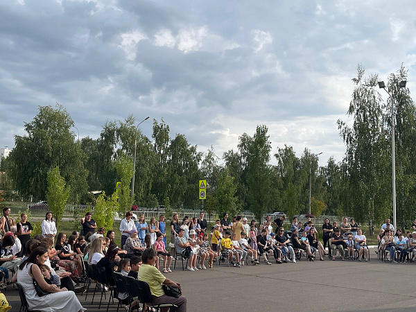 Культурный центр "Кызыл тау" представил "Яркие краски лета"