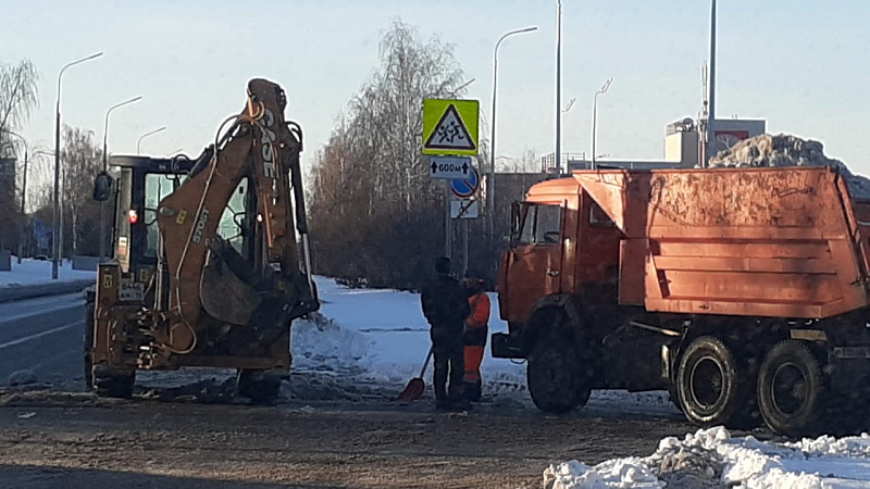 Спецтехника по уборке снега в Челнах работает круглосуточно