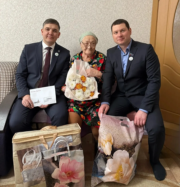 Үзәк районы ветеранын 96 яшьлек юбилее белән котладылар