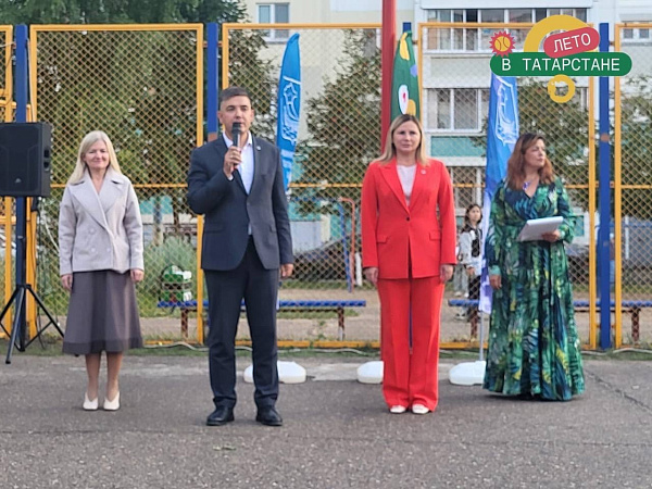 Жители Центрального района провели праздник «День двора»