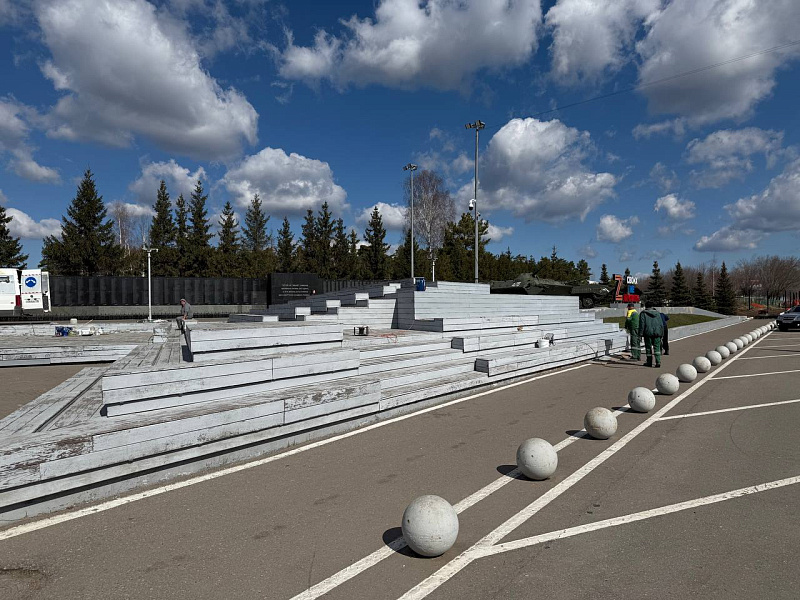 Набережные Челны готовят новые украшения города ко Дню Победы