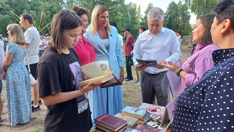 В Челнах проходят праздники во дворе